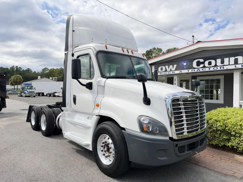2016 Freightliner Cascadia - $24,995