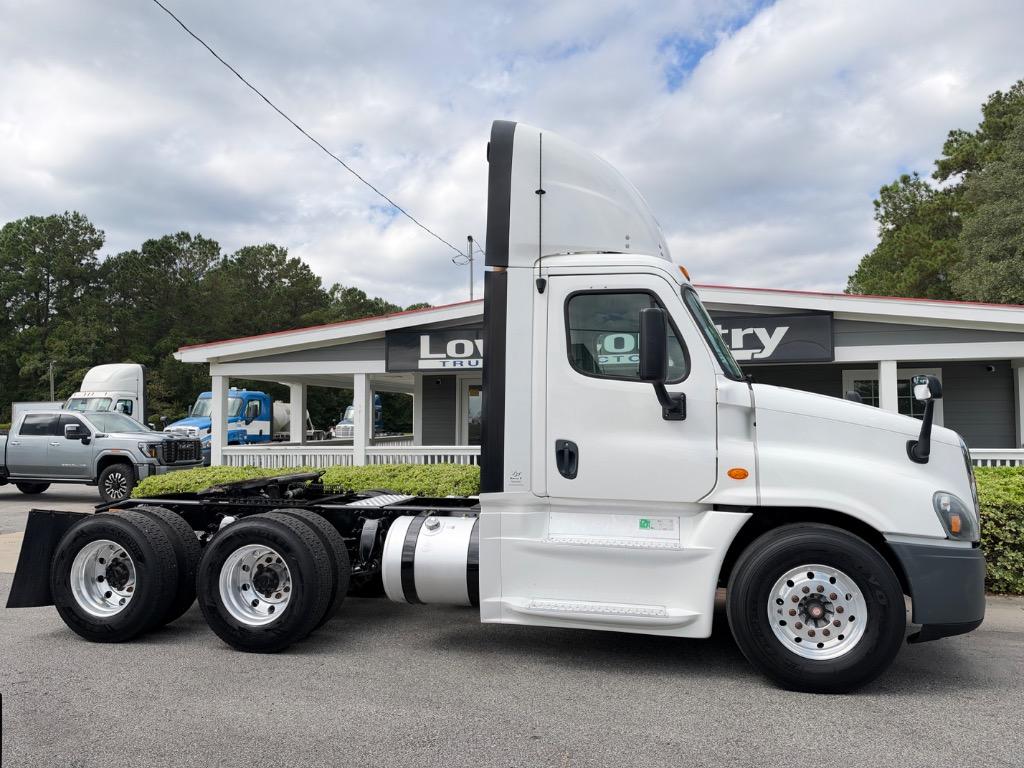 2016 Freightliner Cascadia - $24,995