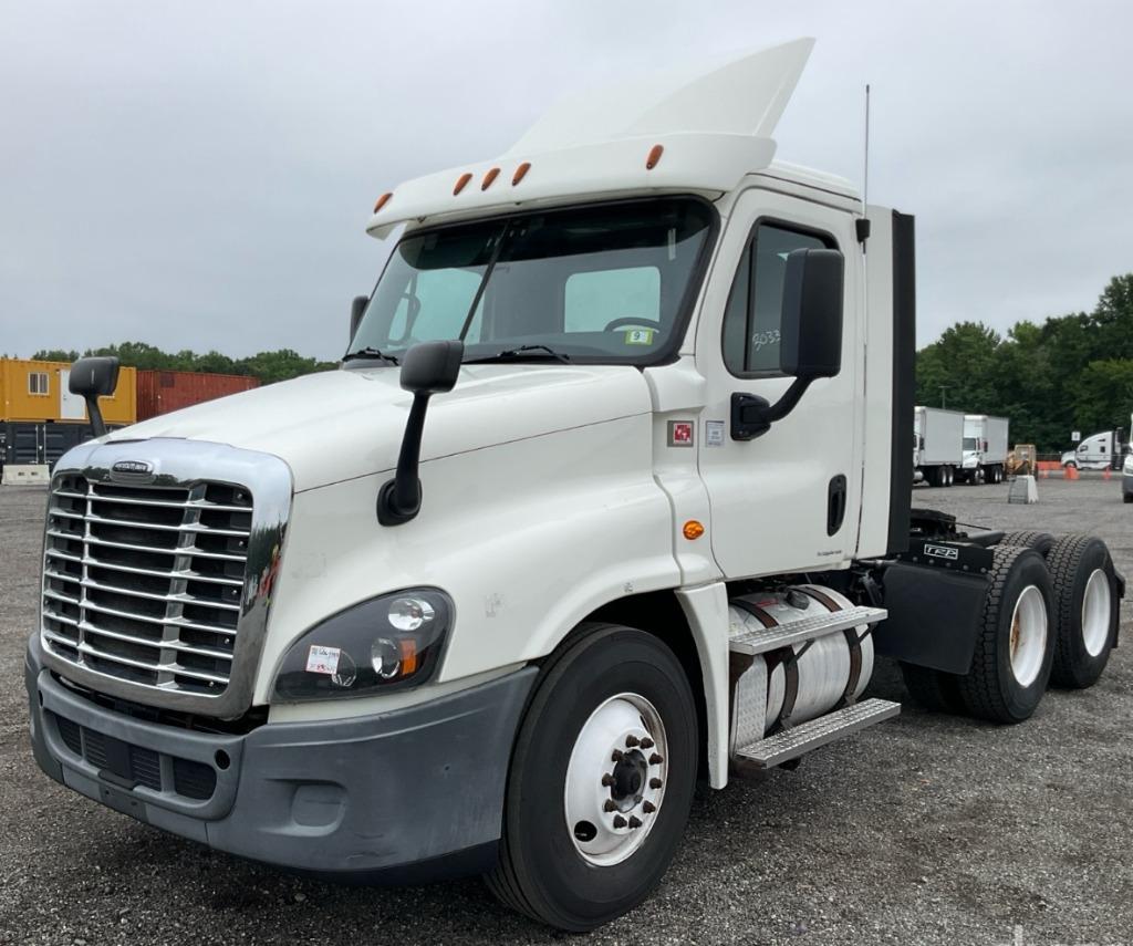 2018 Freightliner Cascadia - $29,995