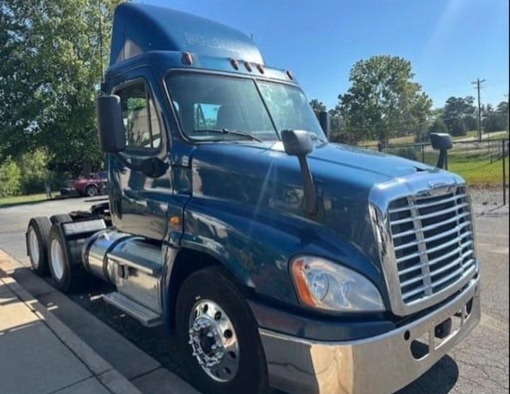 2018 Freightliner Cascadia - $24,995