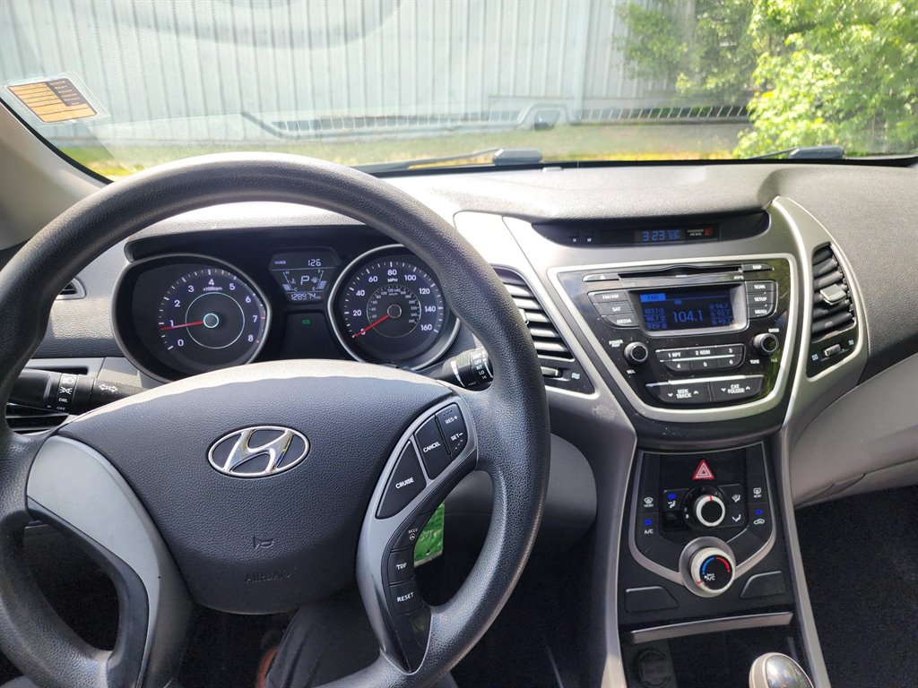 2015 Hyundai Elantra SE photo