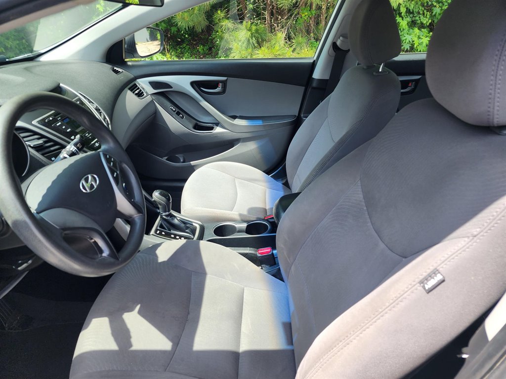 2015 Hyundai Elantra SE photo