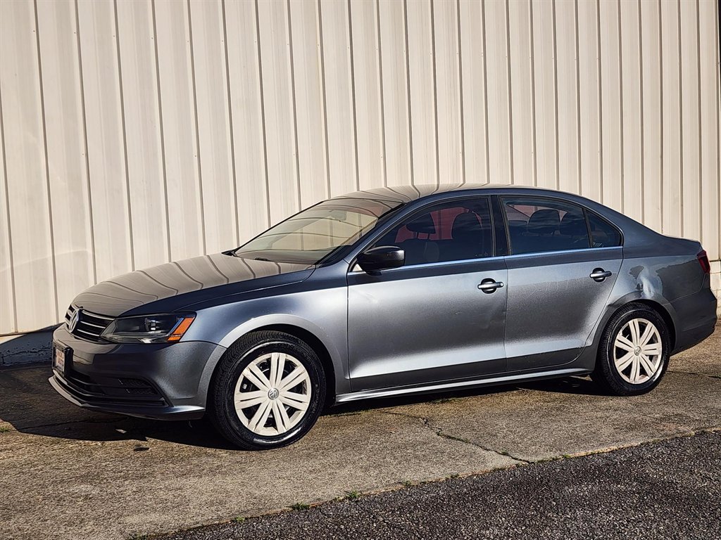 2017 Volkswagen Jetta - $8,900