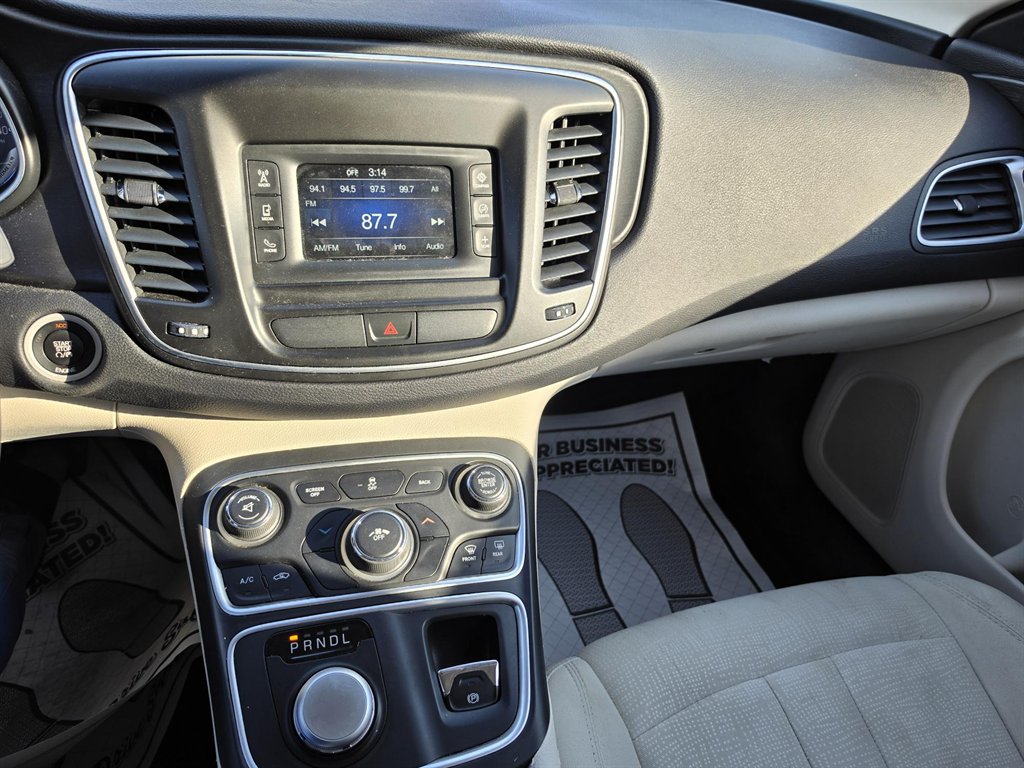2015 Chrysler 200 - $8,900