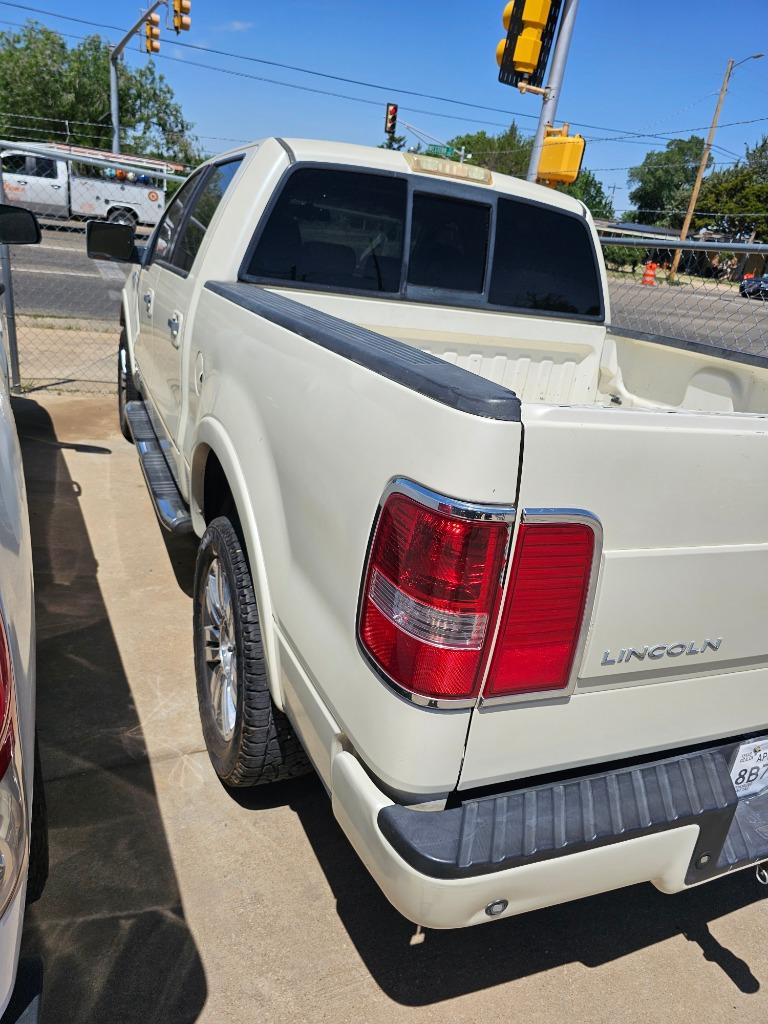 2008 Lincoln Mark LT photo