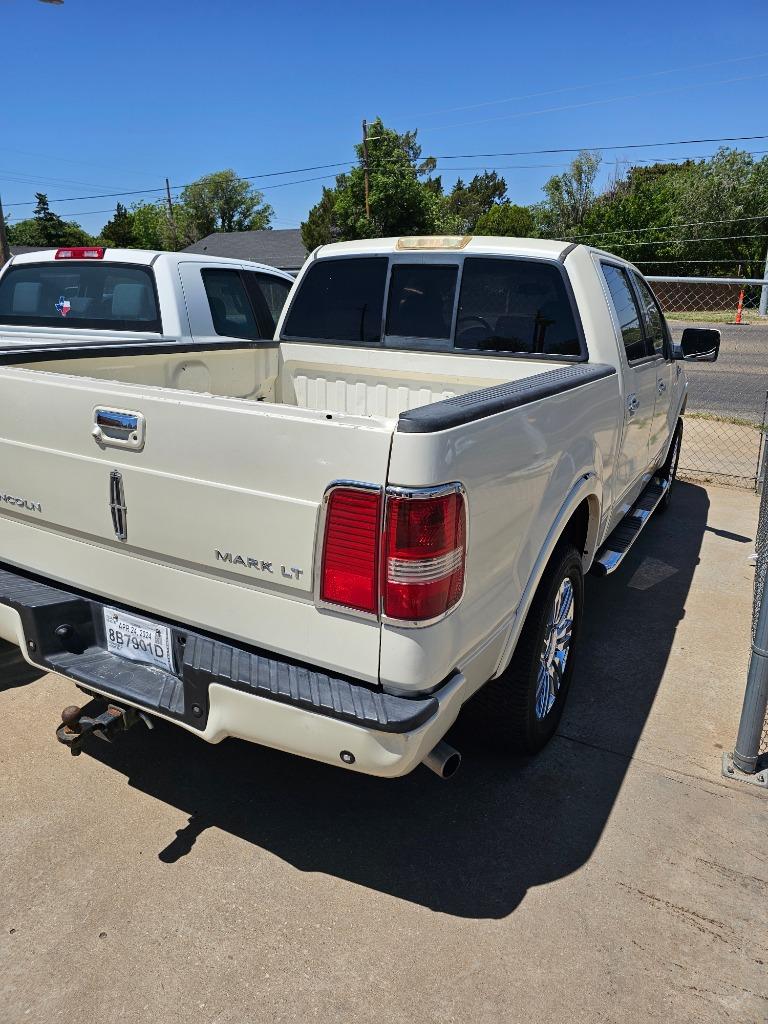 2008 Lincoln Mark LT photo