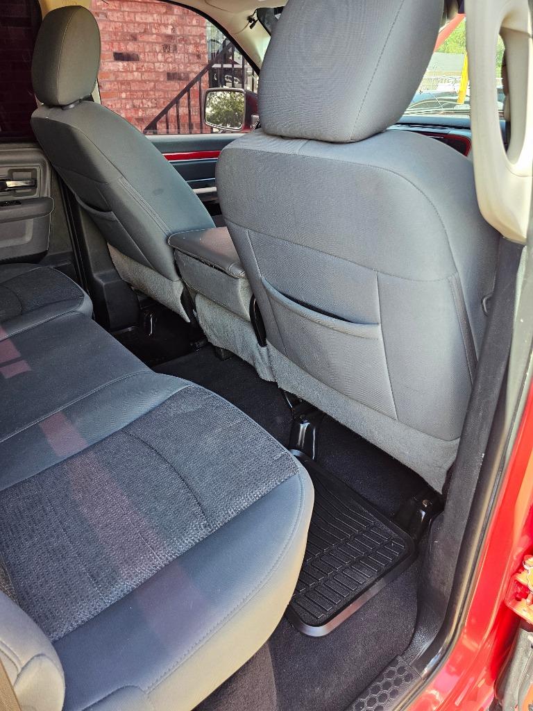 2015 RAM 1500 SLT photo