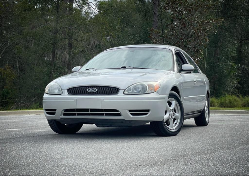 2004 Ford Taurus SES photo