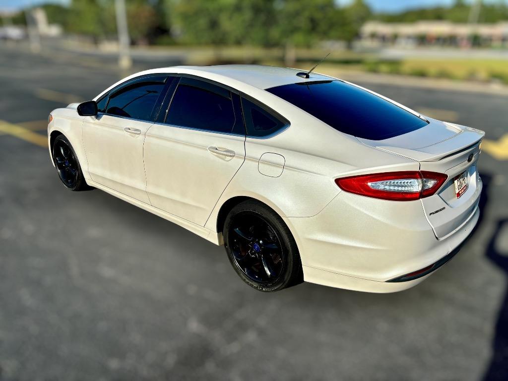 2013 Ford Fusion SE photo