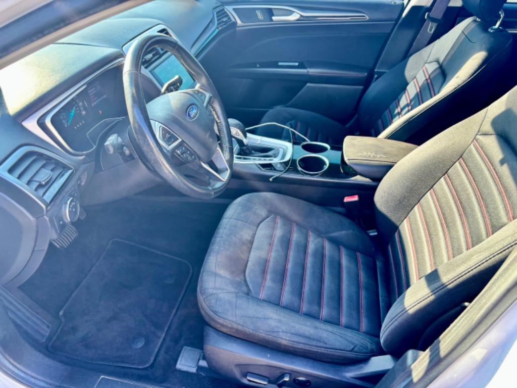 2013 Ford Fusion SE photo