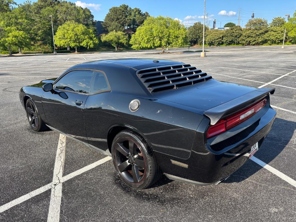 2014 Dodge Challenger SXT photo