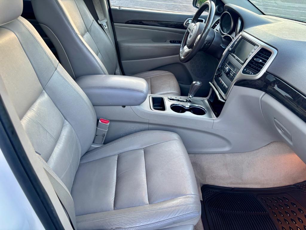 2012 Jeep Grand Cherokee Laredo photo