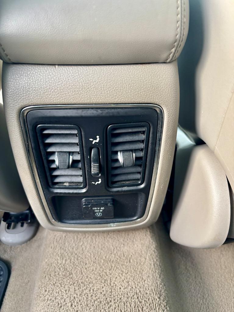 2012 Jeep Grand Cherokee Laredo photo