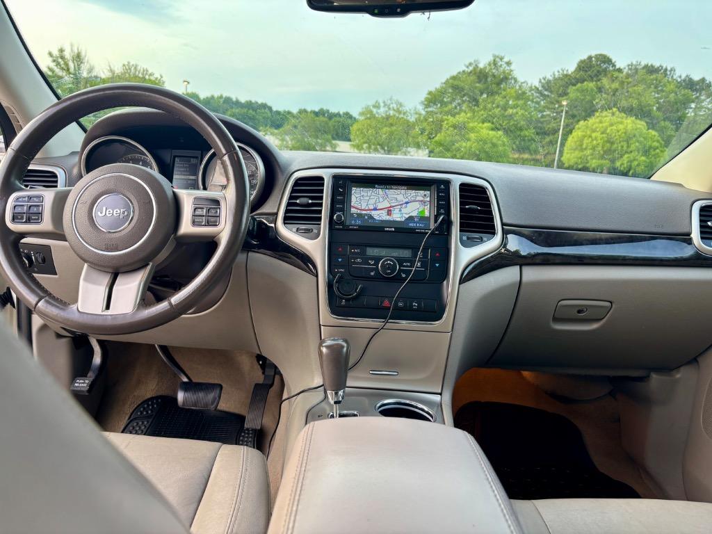 2012 Jeep Grand Cherokee Laredo photo