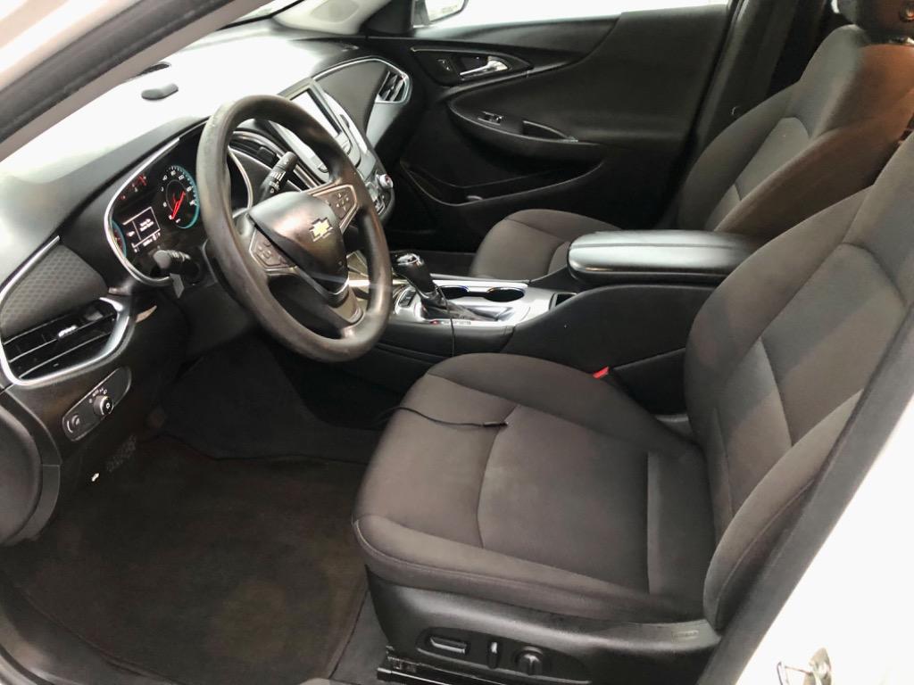 2018 Chevrolet Malibu LT photo