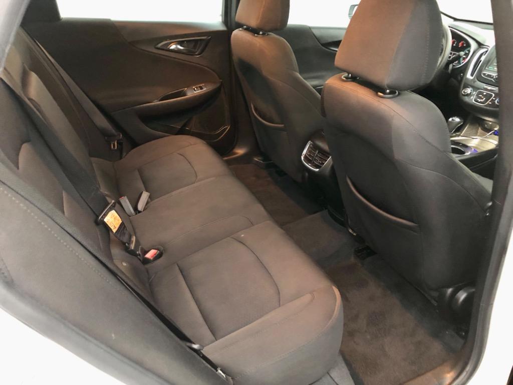 2018 Chevrolet Malibu LT photo
