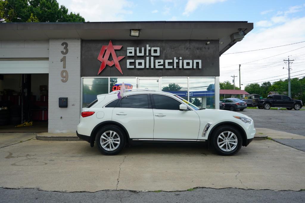 2017 INFINITI QX70