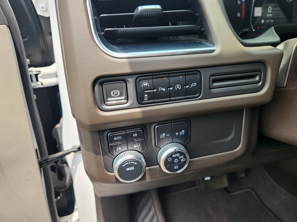 2021 GMC Yukon XL 1500 SLT photo