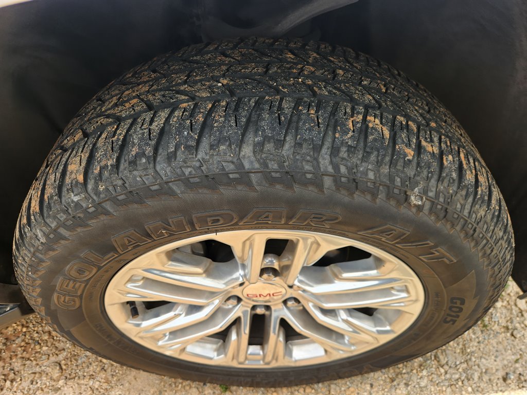 2021 GMC Yukon XL 1500 SLT photo