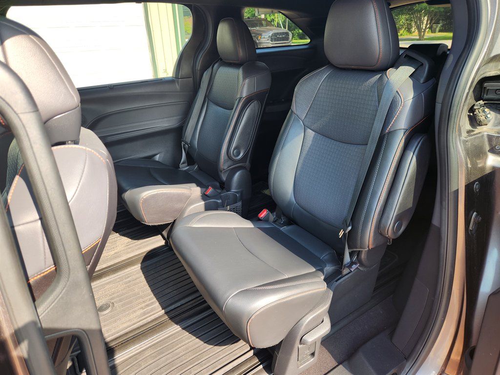 2022 Toyota Sienna - $32,900