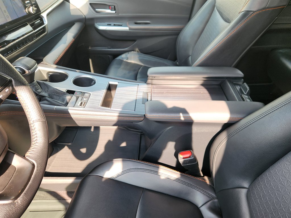 2022 Toyota Sienna - $32,900