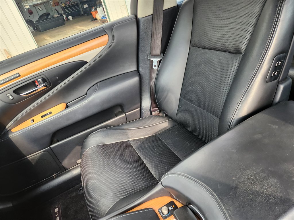 2017 Lexus LS
