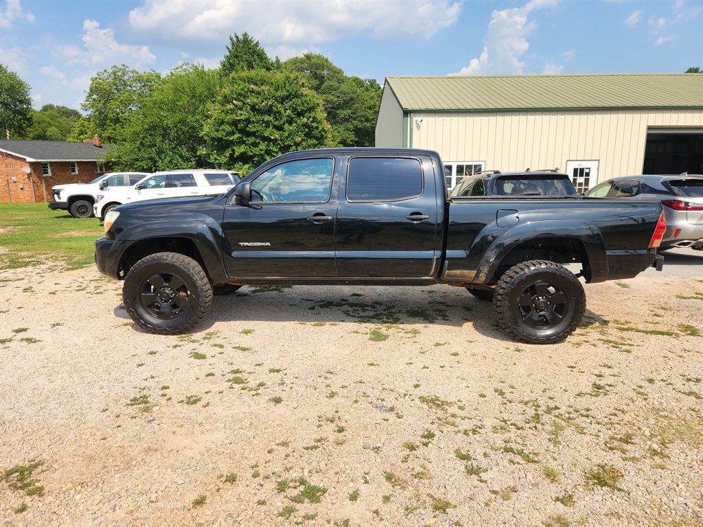 2006 Toyota Tacoma - $7,900