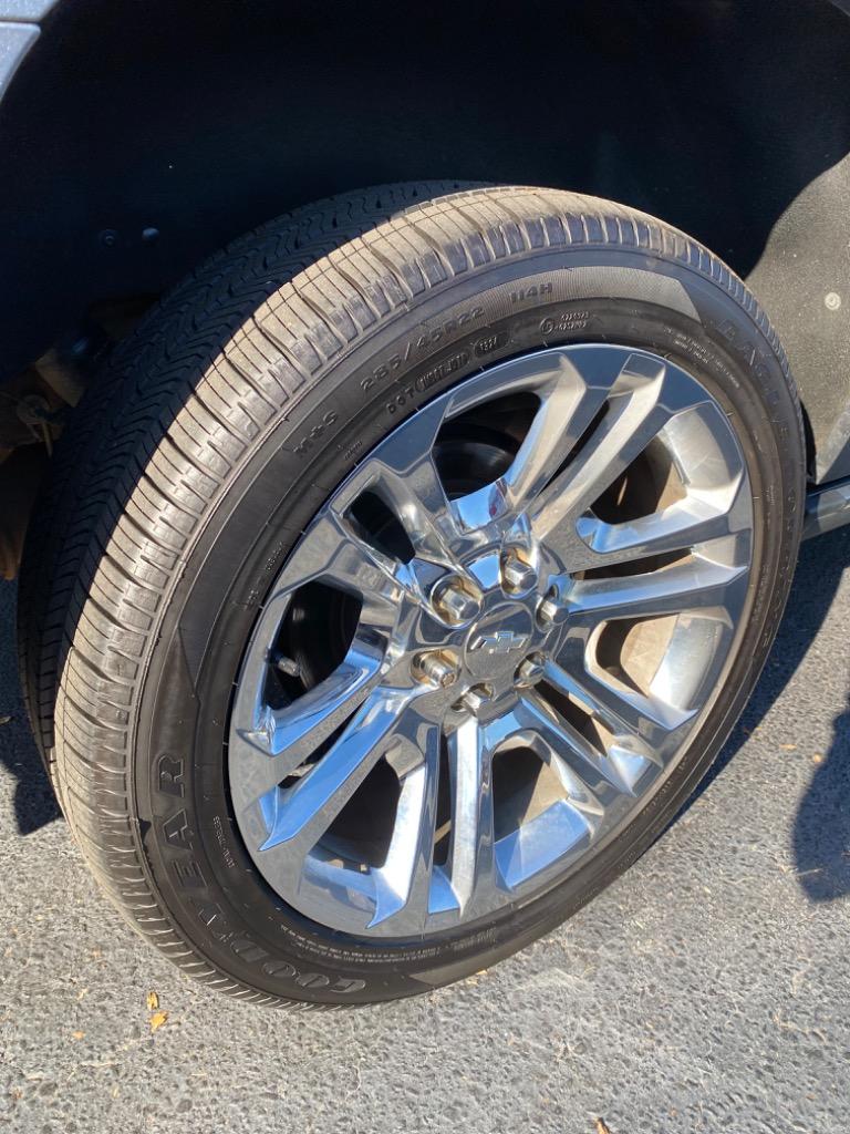 2019 Chevrolet Suburban 1500 Premier photo