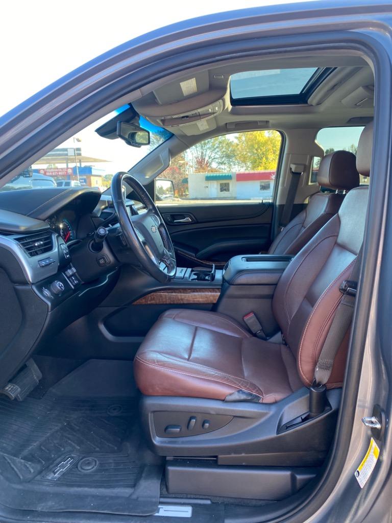 2019 Chevrolet Suburban 1500 Premier photo