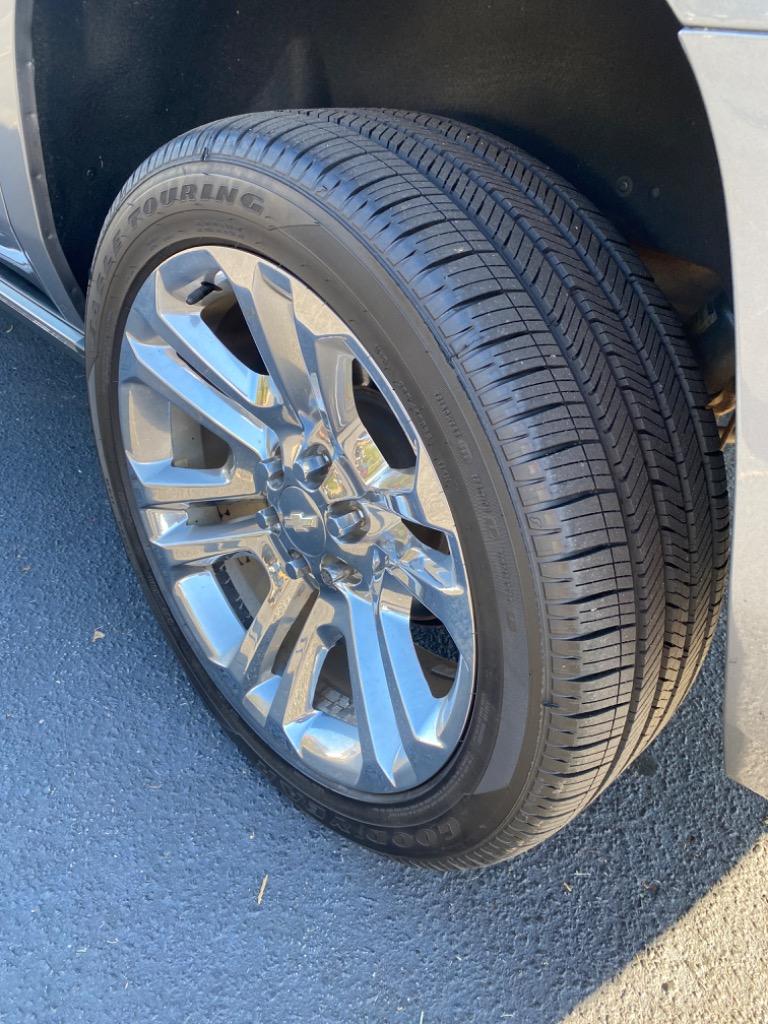 2019 Chevrolet Suburban 1500 Premier photo