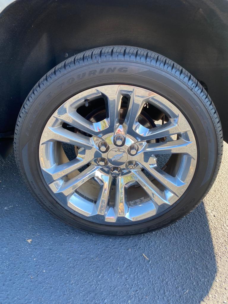 2019 Chevrolet Suburban 1500 Premier photo