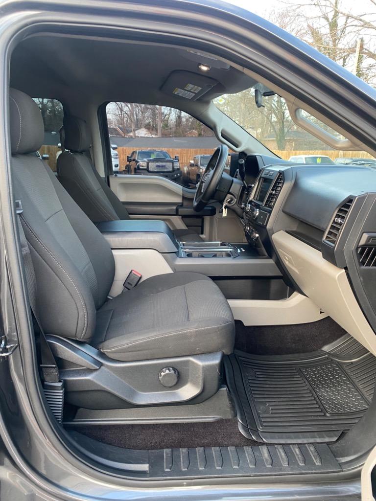2017 Ford F150 XLT photo