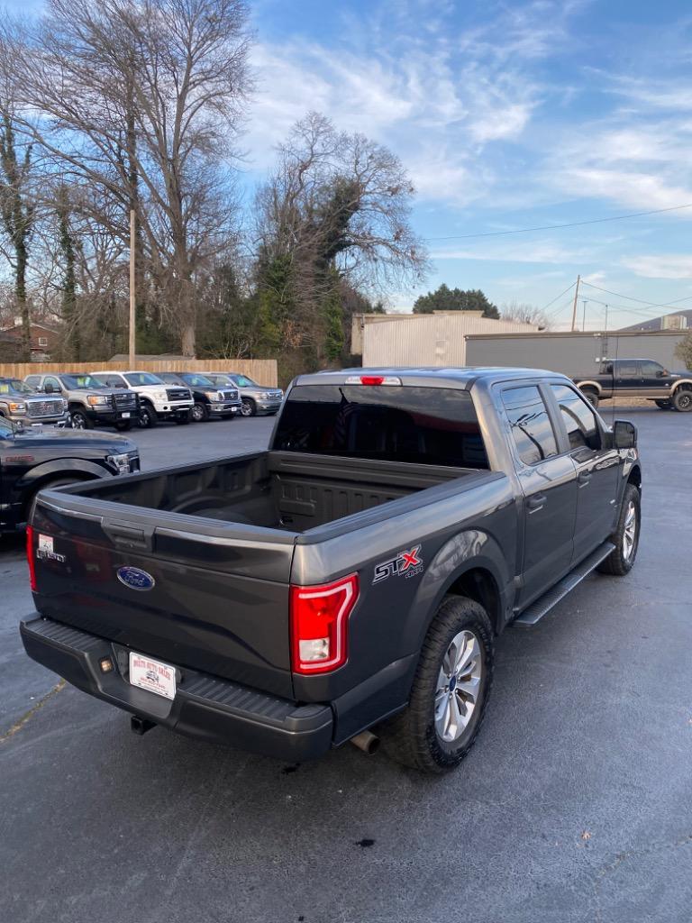 2017 Ford F150 XLT photo
