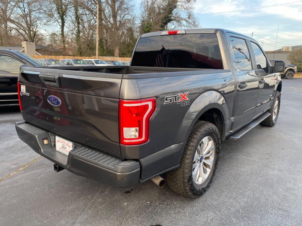 2017 Ford F150 XLT photo