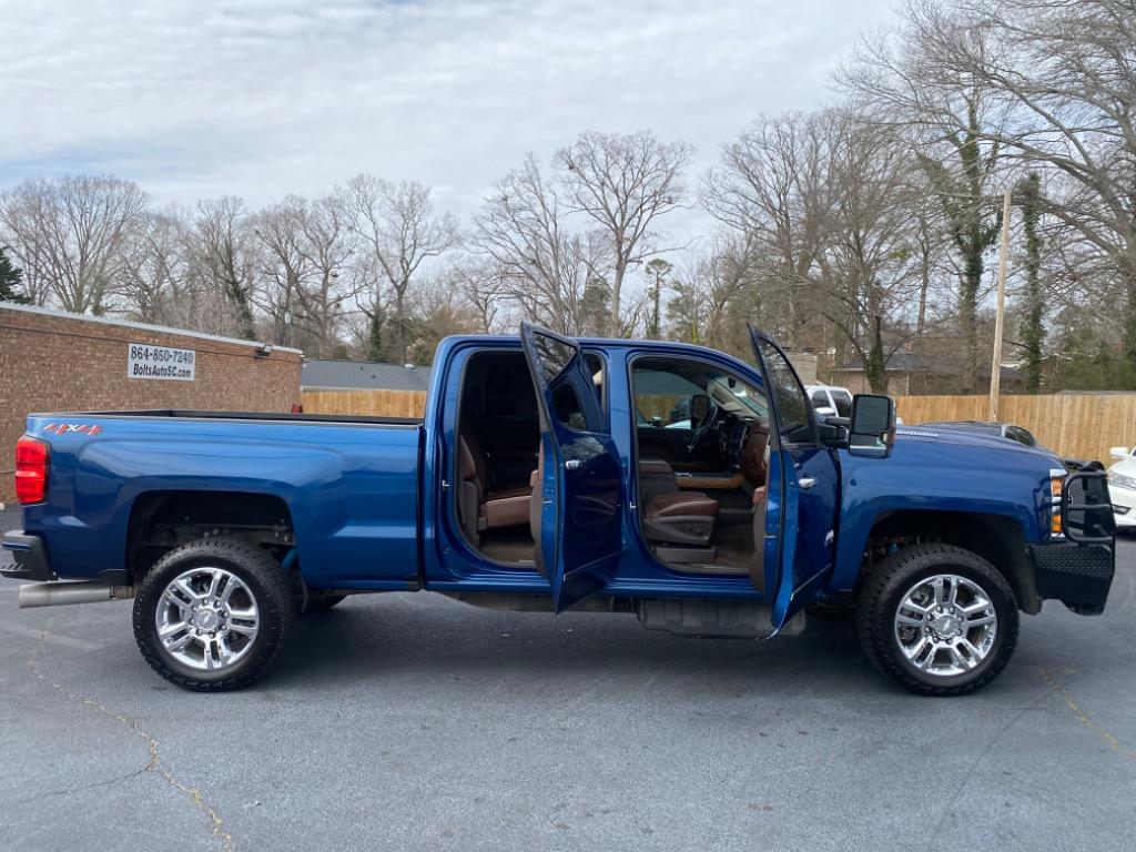 2018 Chevrolet Silverado 2500 High Country photo