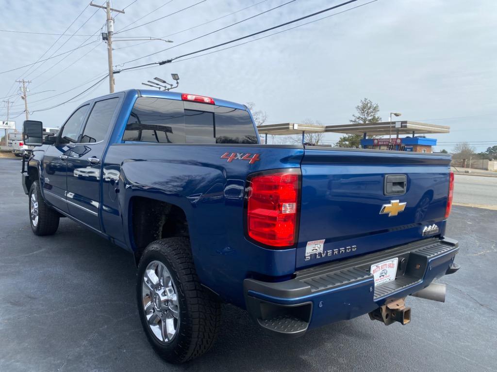 2018 Chevrolet Silverado 2500 High Country photo