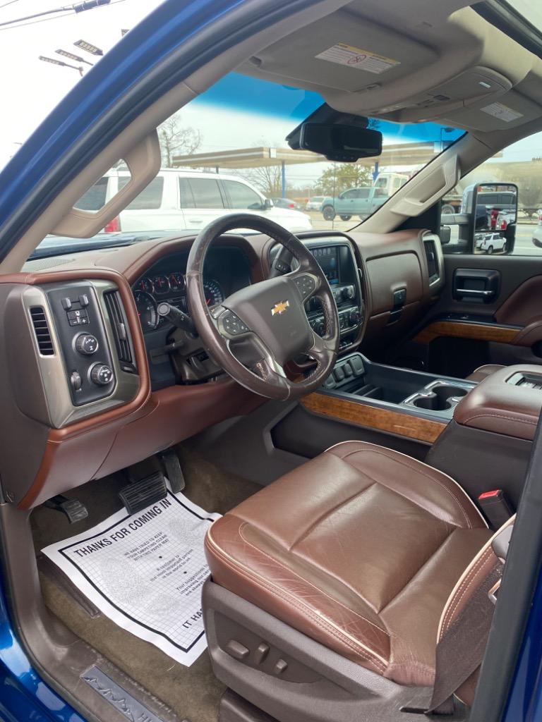 2018 Chevrolet Silverado 2500 High Country photo