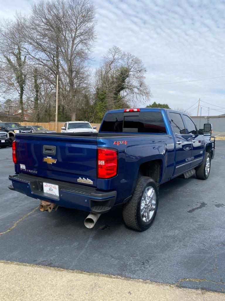 2018 Chevrolet Silverado 2500 High Country photo