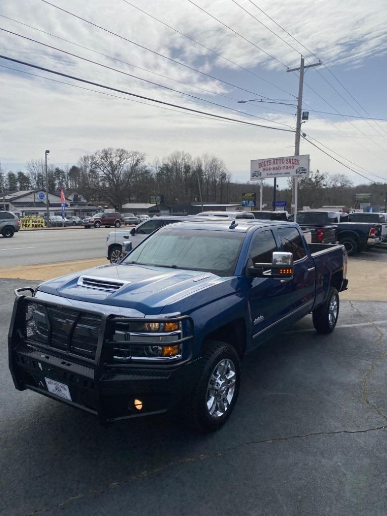 2018 Chevrolet Silverado 2500 High Country photo