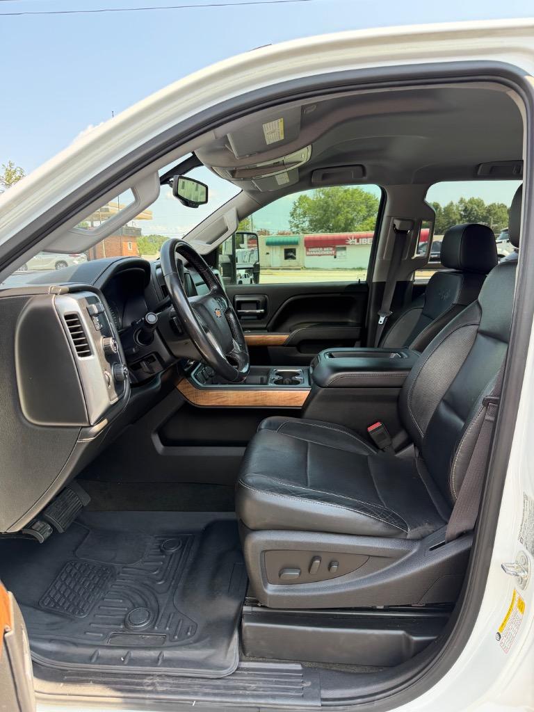 2015 Chevrolet Silverado - $28,999