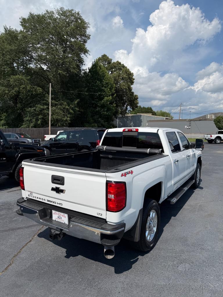 2015 Chevrolet Silverado - $28,999