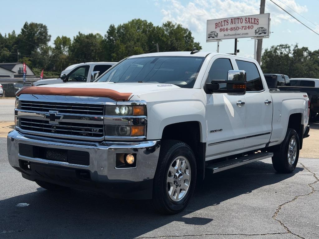2015 Chevrolet Silverado - $28,999