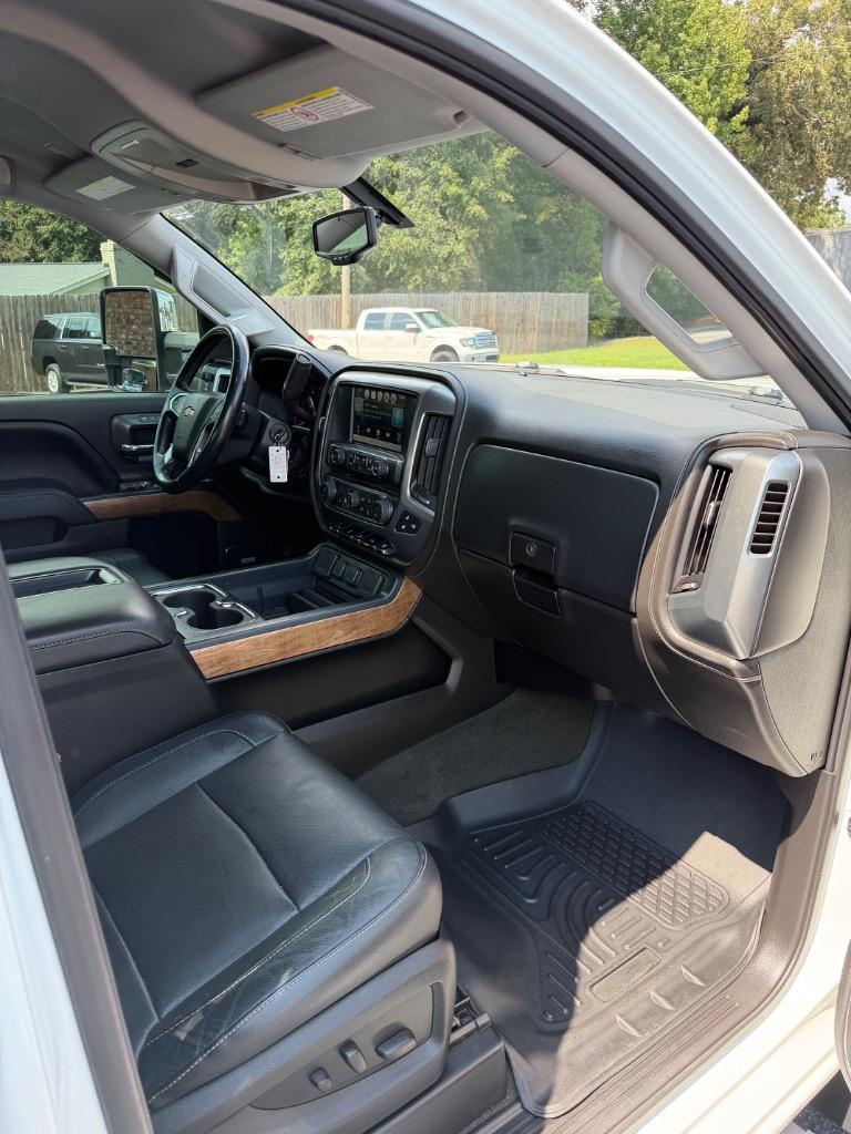 2015 Chevrolet Silverado - $28,999