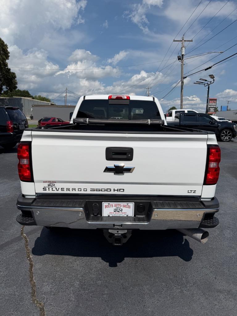 2015 Chevrolet Silverado - $28,999