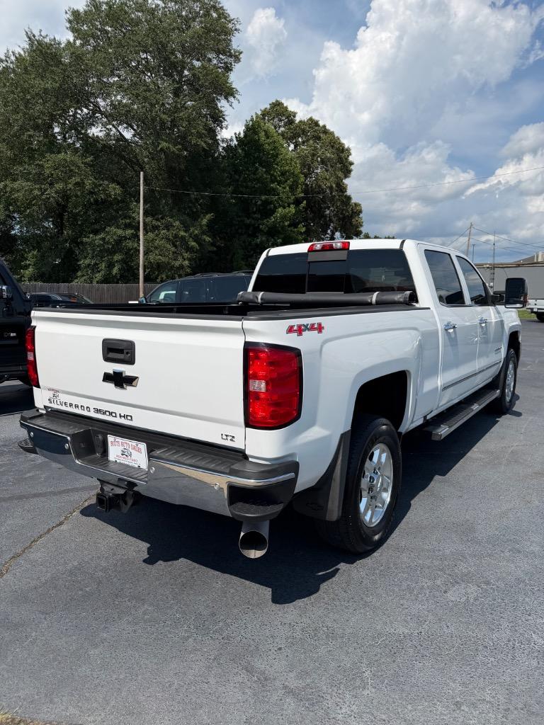 2015 Chevrolet Silverado - $28,999