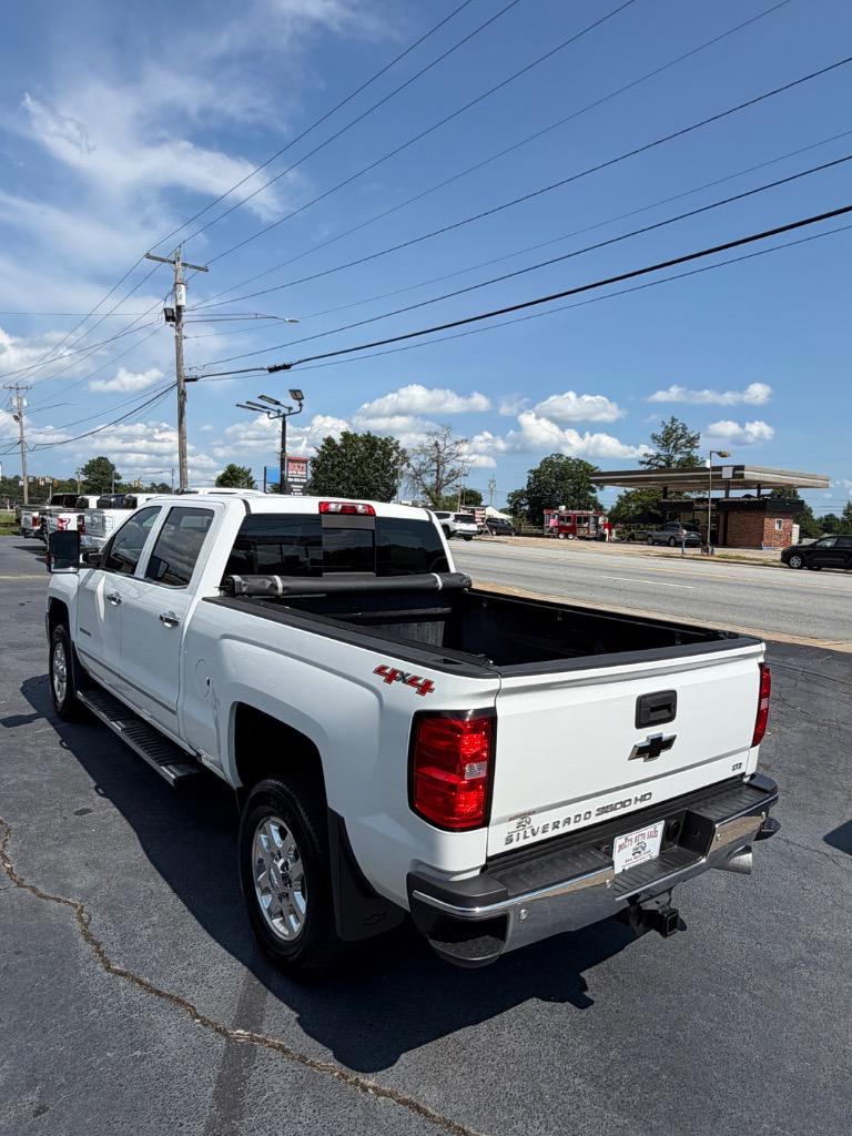 2015 Chevrolet Silverado - $28,999