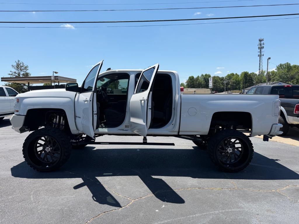 2017 Chevrolet Silverado - $33,990