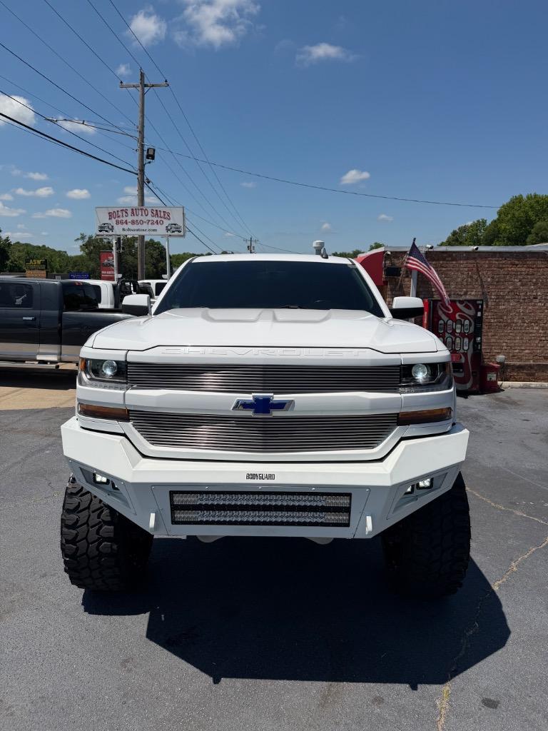 2017 Chevrolet Silverado - $33,990