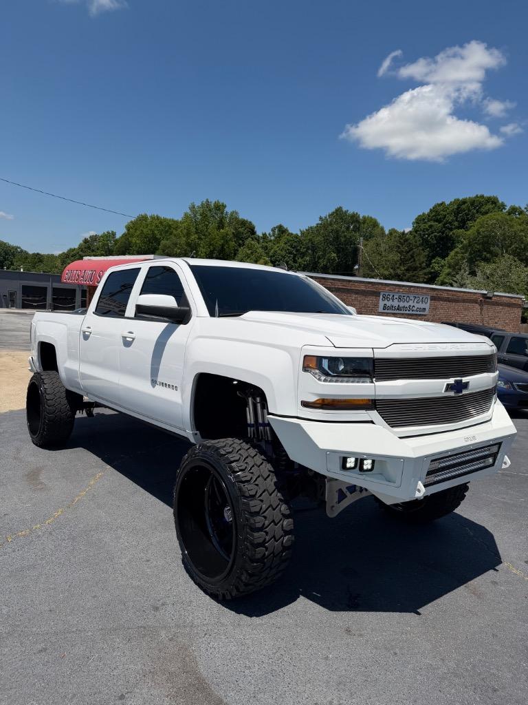 2017 Chevrolet Silverado - $33,990