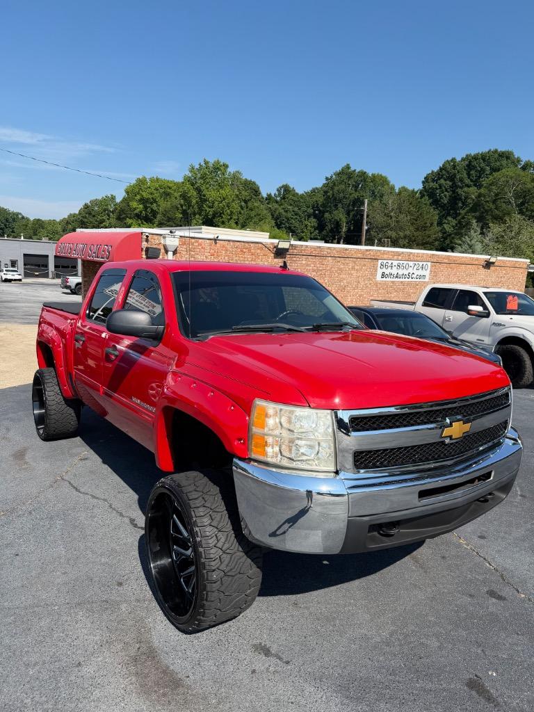 2013 Chevrolet Silverado - $17,990